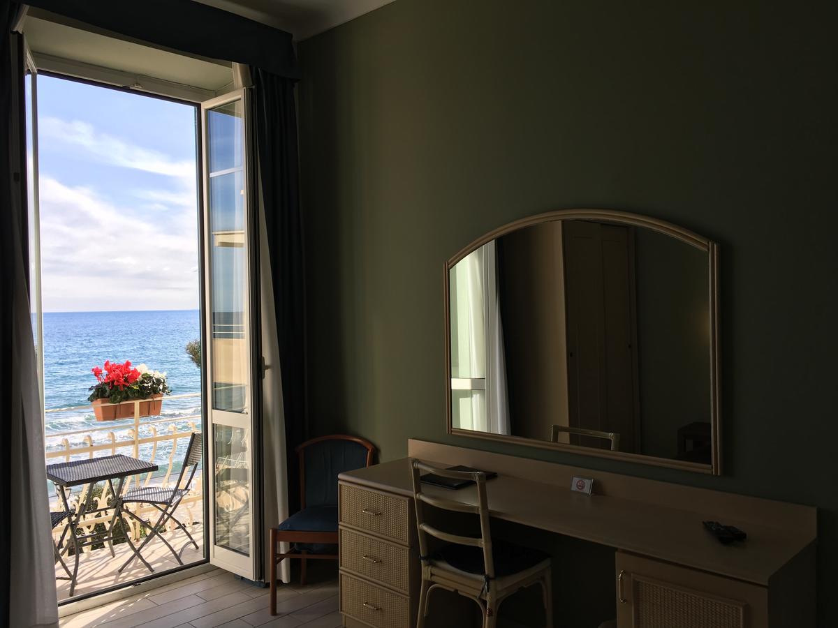 Hotel Villa Igea Alassio Esterno foto